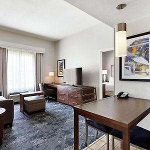 One-Bedroom Queen Suite Two Queen Beds Non-Smoking